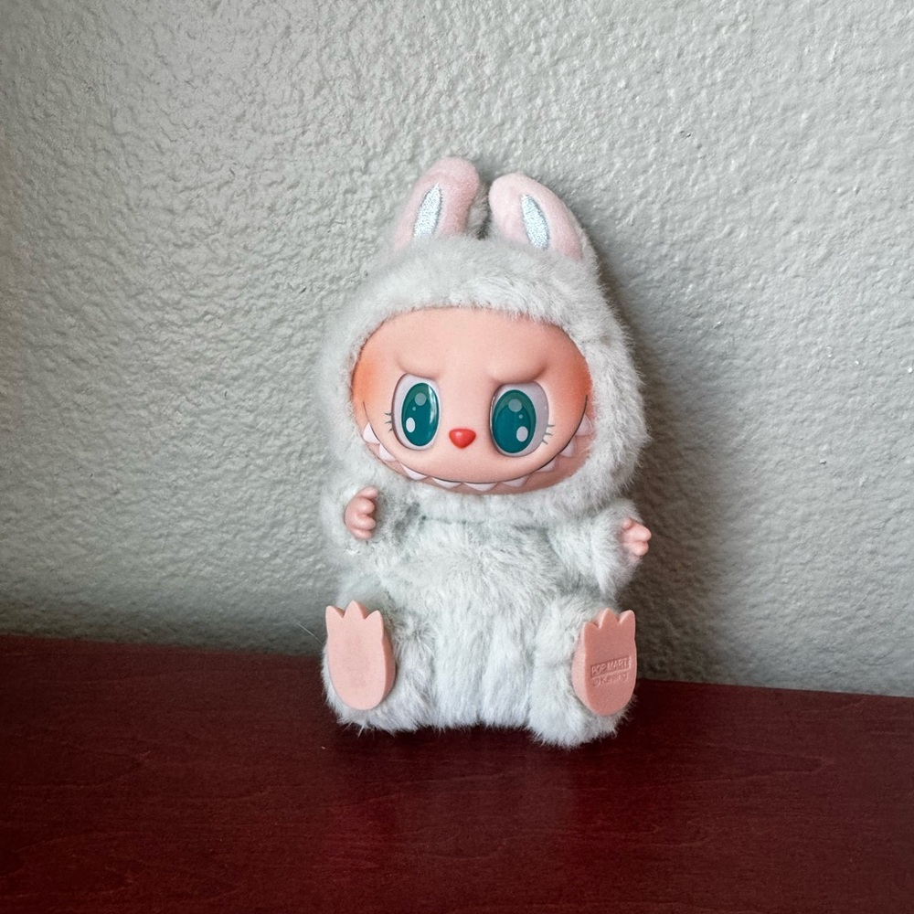 POP MART The Monsters Have A Seat QUQU Labubu - New